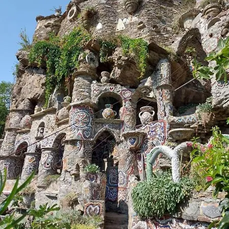 Casa Vacanza Gaudi' Apartment